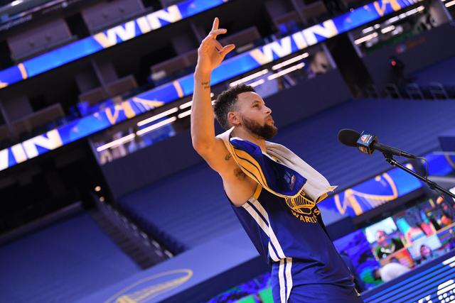 格林37分火箭大胜奇才4连胜 雄鹿逆转战胜76人